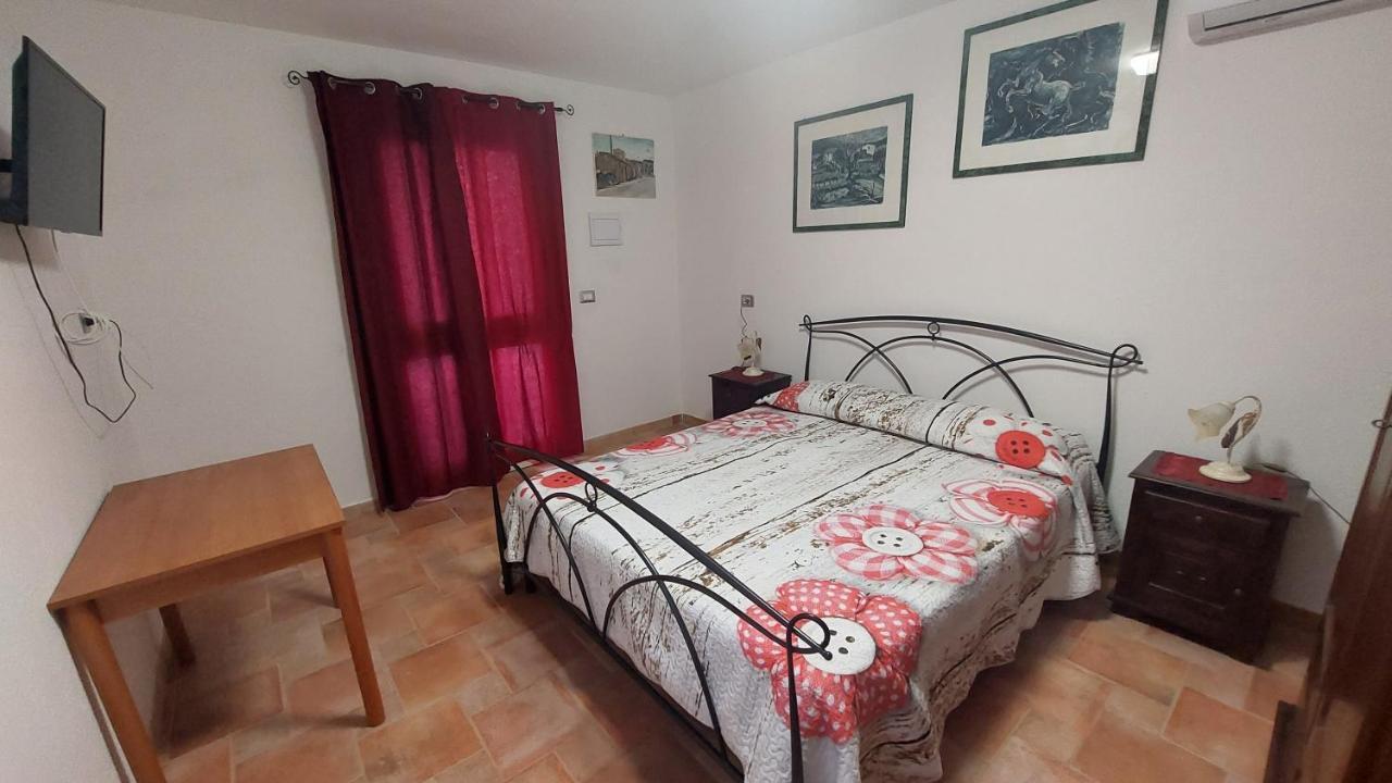 Hotel Il Lentischio à Cala Sapone Extérieur photo